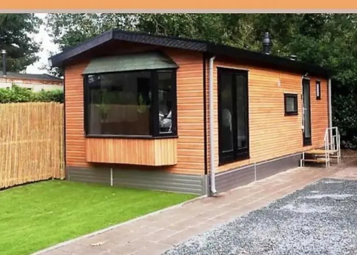 Het Eikenhuisje In Putten; Huisje Op De Veluwe.