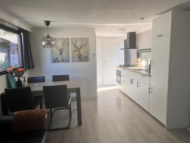 Het Eikenhuisje In Putten; Huisje Op De Veluwe.